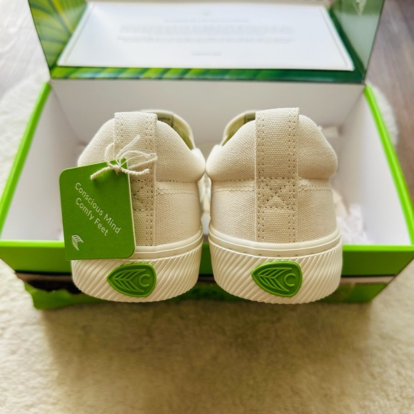 Cariuma Off-White Canvas Slip-Ons - Picture 2 of 8